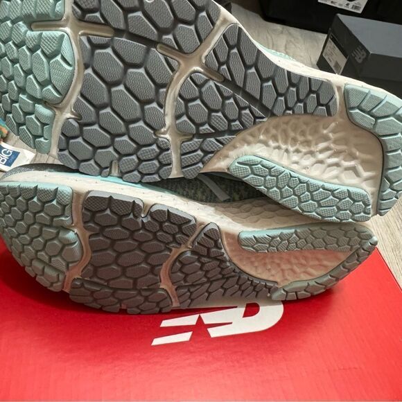 NEW WITH BOX New Balance W880G10 size 6 - Picture 7 of 8